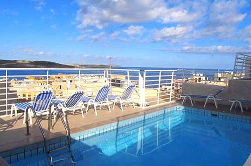 Rooftop pool at the Shamrock Apartments in Qawra.