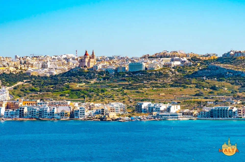Stunning views and surroundings of Għadira Bay.